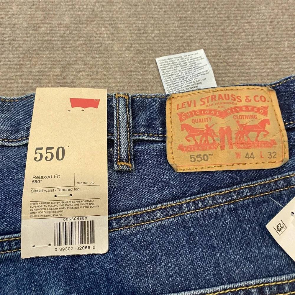 Levis 550 Jeans Mens 44x32 Blue Relaxed Fit Tapered Leg Denim Classic New